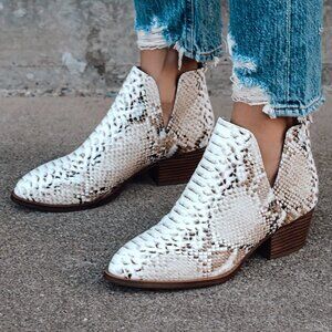 CL by Laundry Cherish Beige Snake-Embossed Ankle Boots Size 7